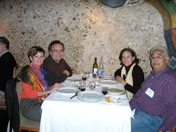 UU Spain (SUUE) having dinner together